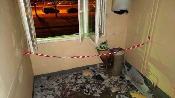 В доме на Маршала Захарова неизвестные "взорвали" мусоропровод и трубу 