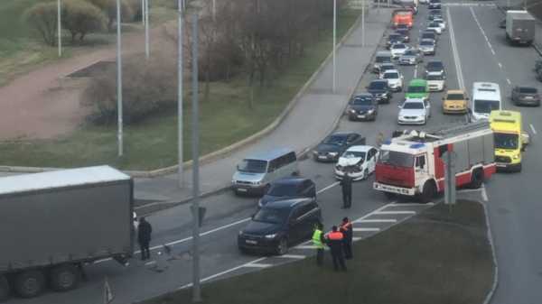 Водитель легкового автомобиля погиб в ДТП на Ивановской улице 