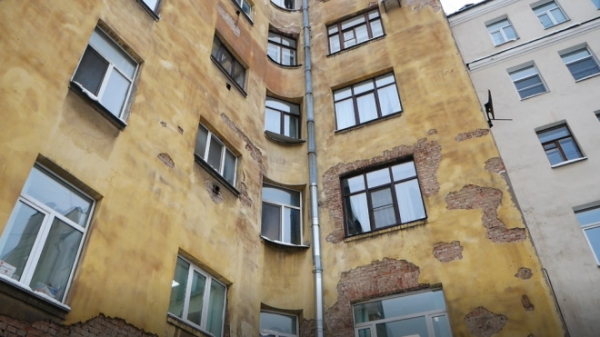 В Петербурге будут судить мужчину, из-за которого треснул дом на Каменноостровском