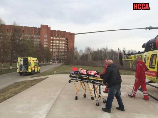 Вертолет санавиации доставил в Петербург тяжелобольного из Сланцев0