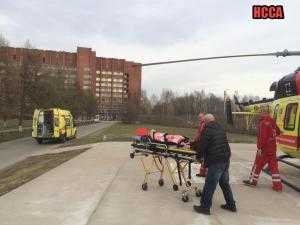 Вертолет санавиации доставил в Петербург тяжелобольного из Сланцев