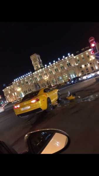 В центре Петербурга разбился дорогой спорткар0