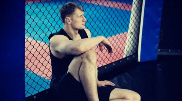 Александр Волков снялся с турнира UFC в Петербурге из-за болезни0