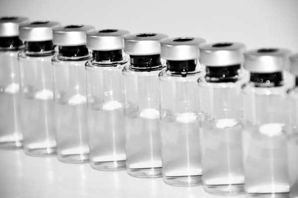 Прививки считаются гарантией защиты общества от распространения эпидемий