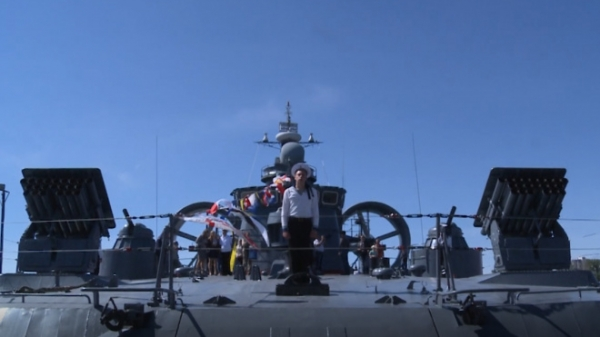 Противоминный корабль "Владимир Емельянов" выведен из цеха в Петербурге