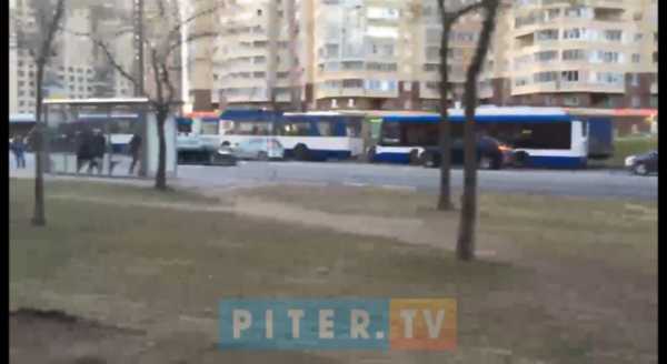 Видео: на Ленинском проспекте вышла из строя линия электропередачи0