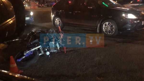 Видео: на Гаккелевской улице произошло ДТП с мотоциклом0