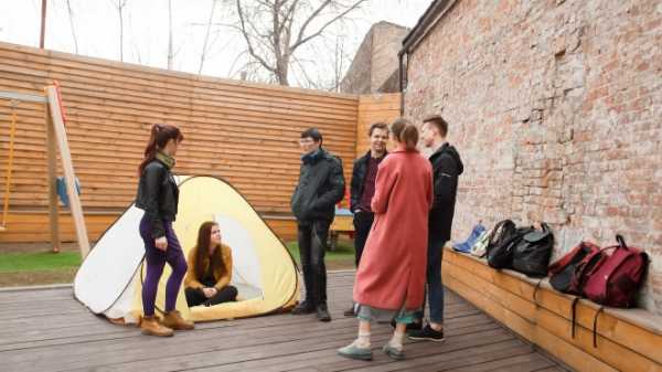 В Петербурге люди ночуют в палатках, чтобы попасть на кастинг "Последнего героя"