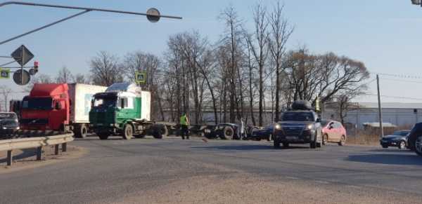 ДТП с участием фуры стало причиной пробки на Московском шоссе1
