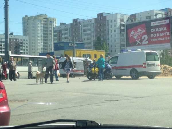 Машина скорой помощи попала в ДТП на пересечении Крыленко и проспекта Большевиков0