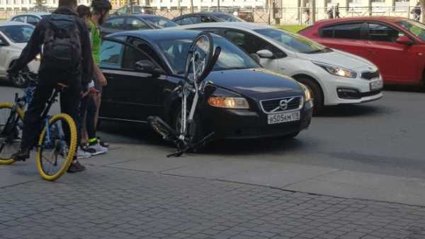 На Московском проспекте велосипедистку сбила иномарка
