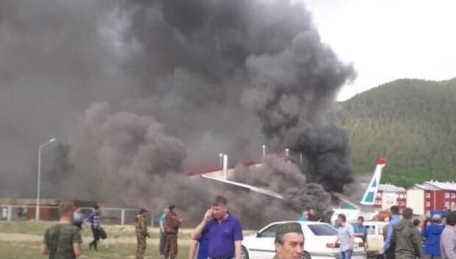 Пассажир сгоревшего Ан-42 в Нижнеангарске снял на видео аварийную посадку самолета0