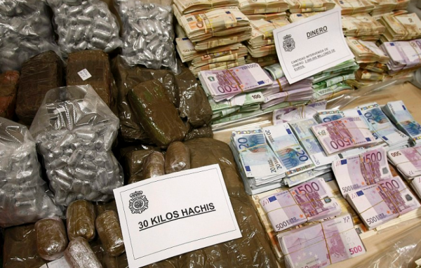 В Госдуму внесут законопроект о смягчении наказания за хранение наркотиков