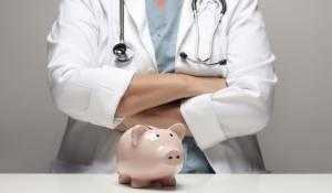 Зарплата врачей в Петербурге составляет почти 110 тыс. рублей