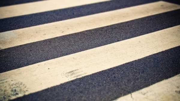 На трассе "Кола" водитель сбил пешехода на "зебре"