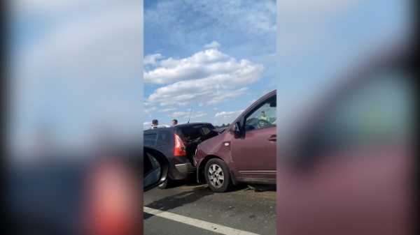 Видео: на Выборгское шоссе столкнулись четыре машины 0