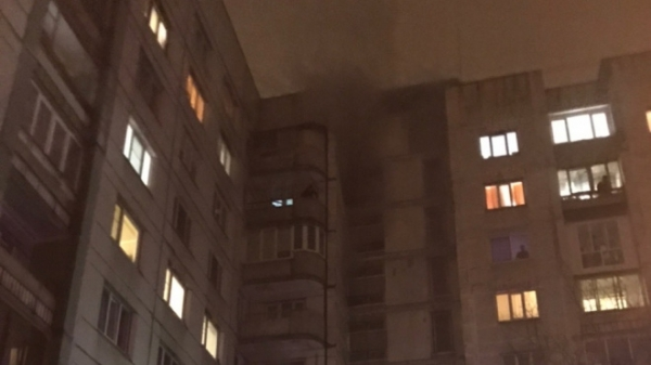 Из жилого дома на Просвещения эвакуировали 21 человека из-за пожара 