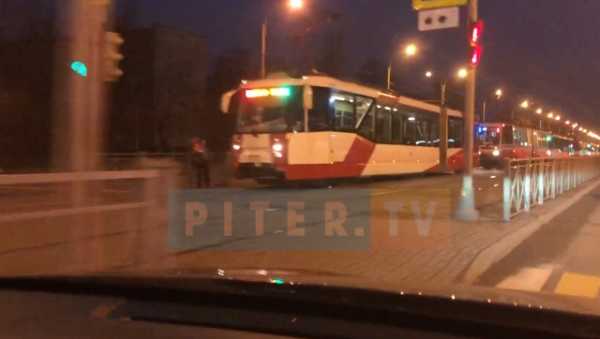 На Бухарестской улице собралась пробка из восьми трамваев0