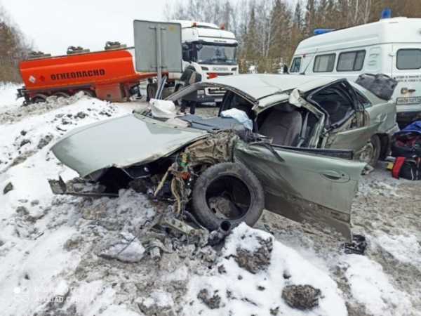 На М 5 в Челябинской области столкнулись 3 грузовика и 2 легковушки0