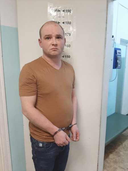 В Кирове поймали сутенера, который отбирал у девушек паспорта и заставлял заниматься проституцией 1