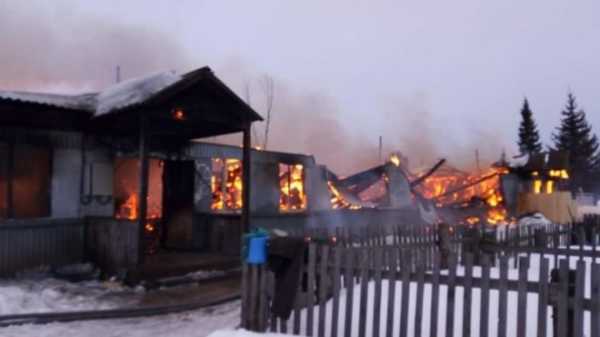 В Красноярском крае в жилом доме произошел пожар и взорвался газ