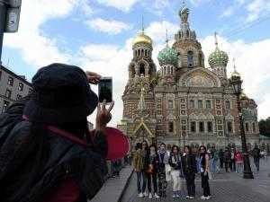 В Петербурге собираются провести репетицию туристического сезона