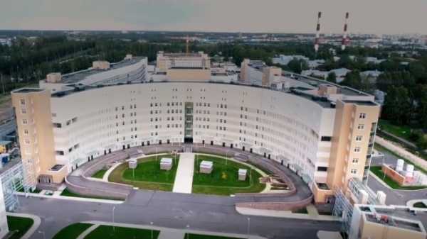 Главврач Боткинской больницы рассказал о близости второй волны COVID-19 к Петербургу