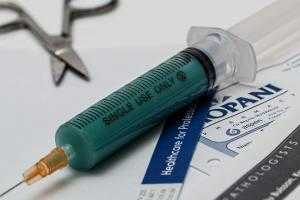 Две больницы Петербурга будут вакцинировать медиков от коронавируса