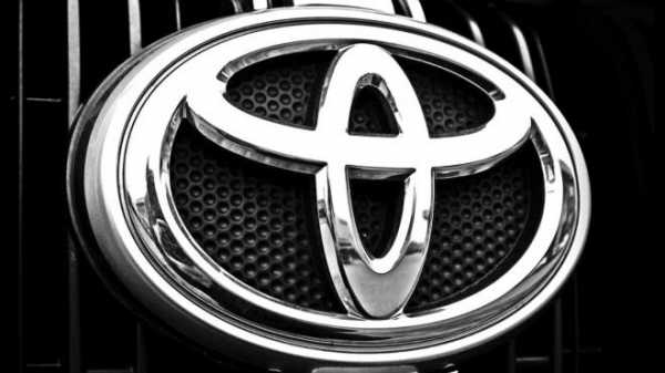 Toyota на скорости влетела в автоперевозчик на проспекте Обуховской Обороны