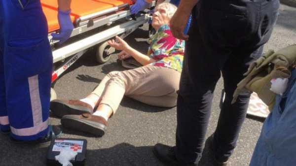 Пенсионерка попала под колеса автомобиля на Васильевском острове