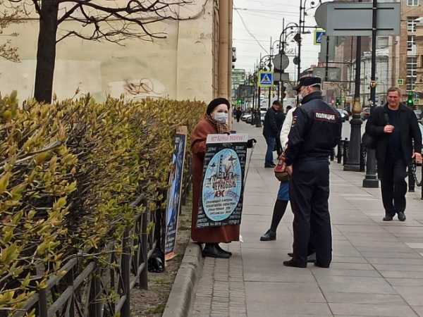 В Петербурге задержали пожилую участницу одиночного пикета1