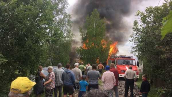В Киришском районе сгорела дача: фото
