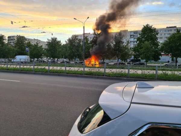 На улице Димитрова сгорела машина1