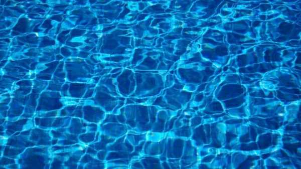 На Ямале друзья бросили в бассейн для отрезвления пьяного товарища, но тот утонул 
