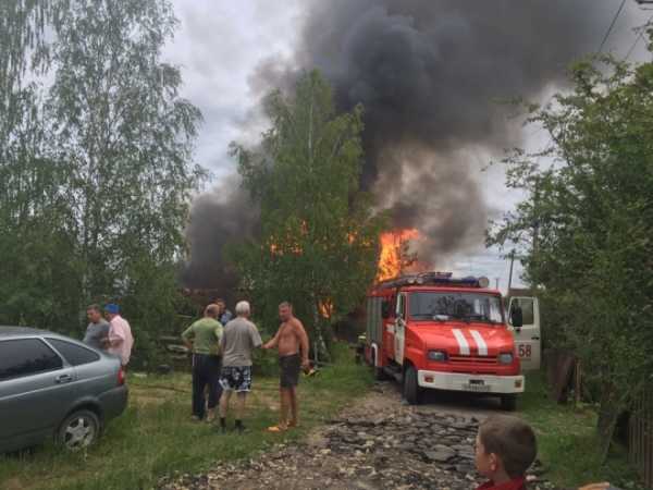 В Киришском районе сгорела дача: фото1
