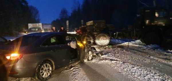 В Ивановской области грузовик протаранил на встречке 4 машины3