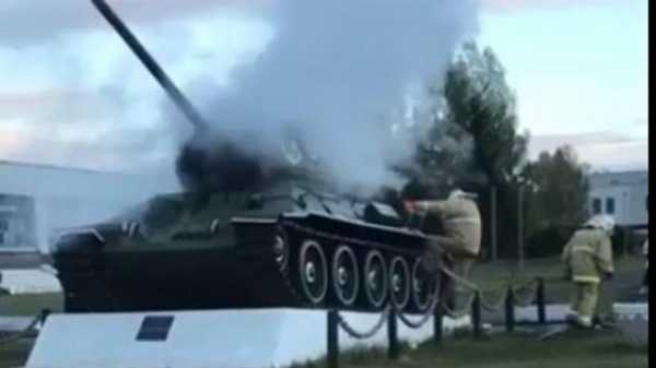 В Нижегородской области вандалы подожгли памятник - танк Т-34