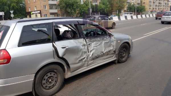 В Красноярске маршрутный ПАЗ протаранил столб, 6 пассажиров в больнице4