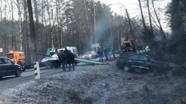 Петербургские водители встретили пятницу в кюветах. В городе перевернулось сразу три машины