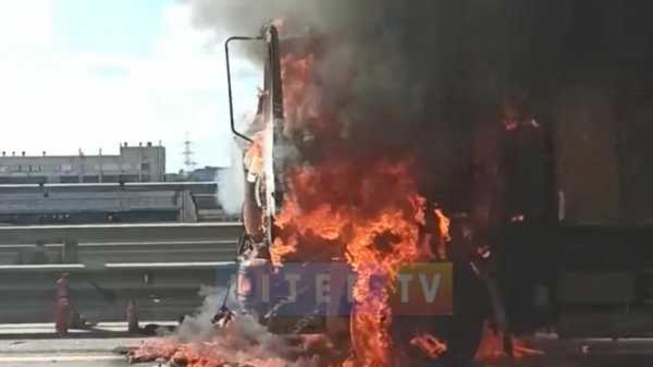 Видео: на юге ЗСД сгорел самосвал1