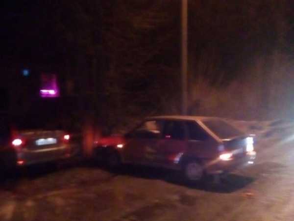 Два автомобиля столкнулись на улице Кирова в Нижнем Тагиле: разыскиваются свидетели ДТП (ФОТО)
