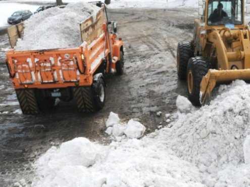 Снег с 9 тагильских улиц вывезут к 20 марта: работы будут проведены в каждом районе города