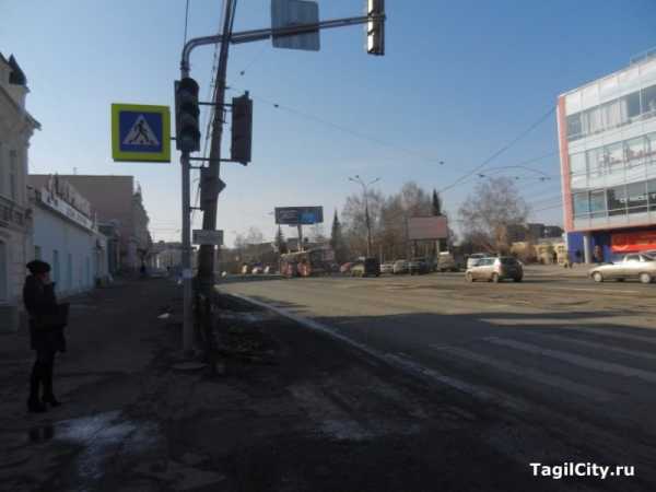 Проспект Ленина в Нижнем Тагиле закрыт, но работы не ведутся: подрядчик срывает сроки начала ремонта подпорной стенки (ФОТО)