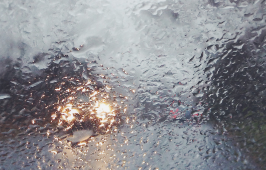 Правила безопасной поездки на автомобиле в дождливую погоду