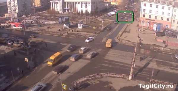 Просадка асфальта на улице Пархоменко в Нижнем Тагиле ликвидирована (ФОТО)