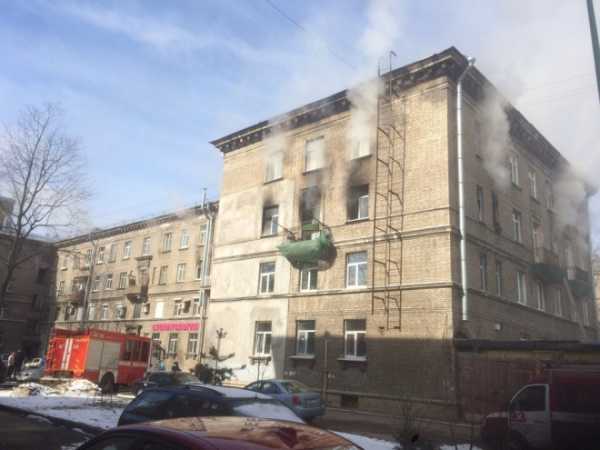 Видео: на Сестрорецкой улице загорелось общежитие 0
