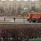 Петербуржцы спорят об уборке песка с дорог города