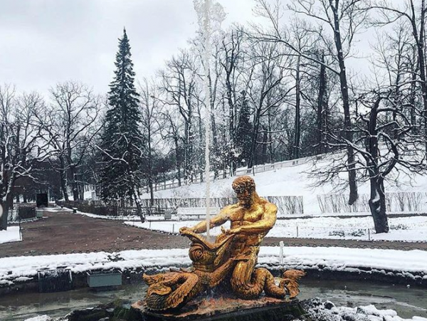 Официально знаменитые фонтаны Петергофа планирую открыть 27 апреля. Фото: https://www.instagram.com/maximtomchin/