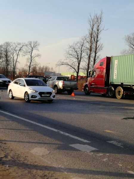 На Московском шоссе столкнулись три иномарки1
