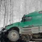 Появилось видео с места смертельной аварии грузовика и микроавтобуса под Томском
